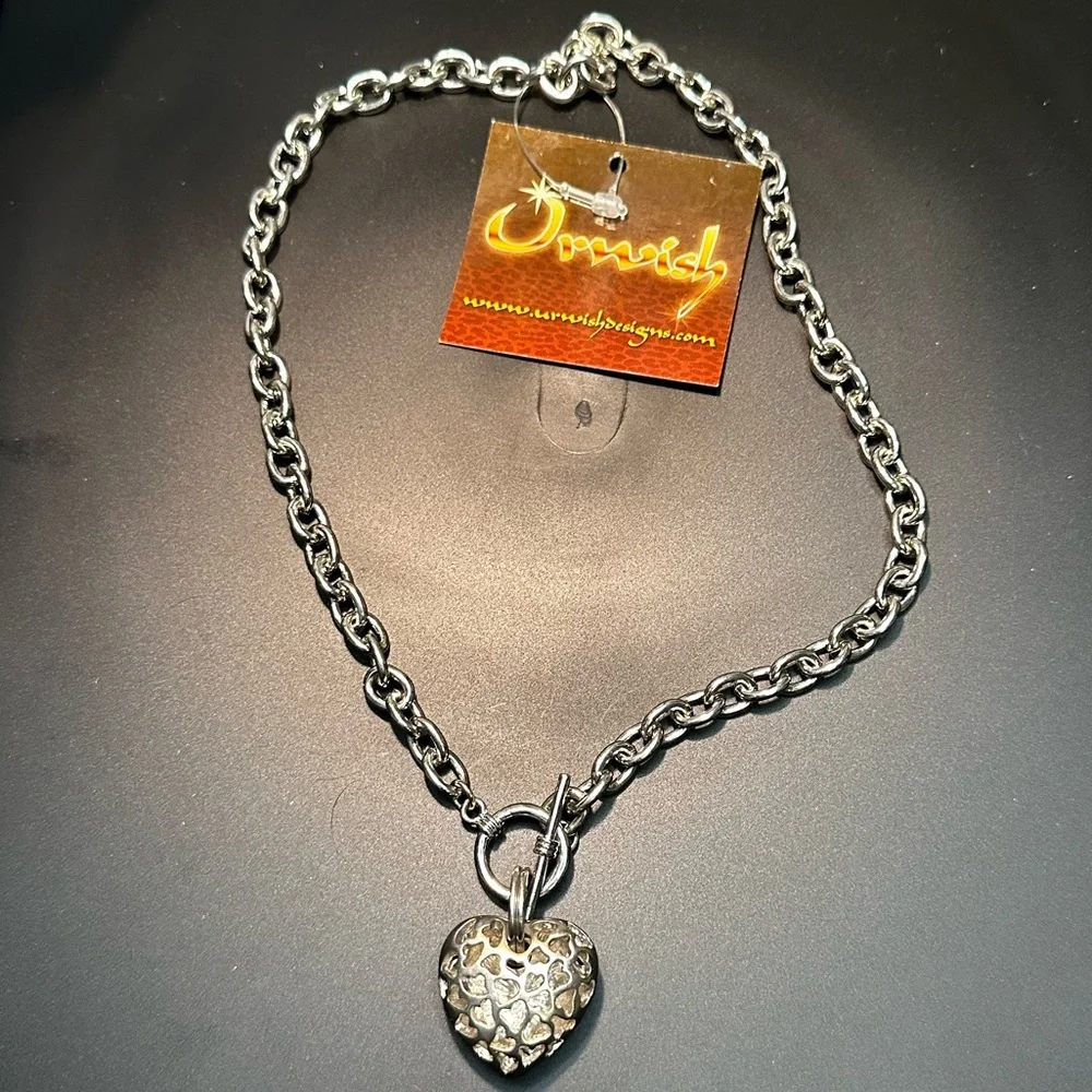 Sparkly Heart Necklace ❤️ - Picture 3 of 4